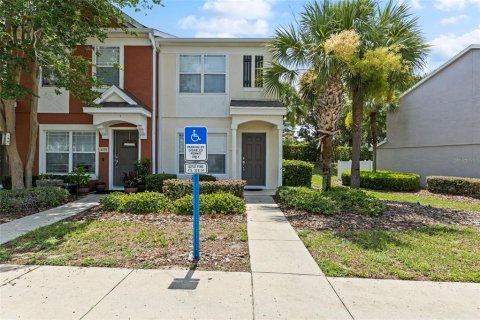 Townhouse in Ocala, Florida 2 bedrooms, 107.86 sq.m. № 1800173 - photo 1