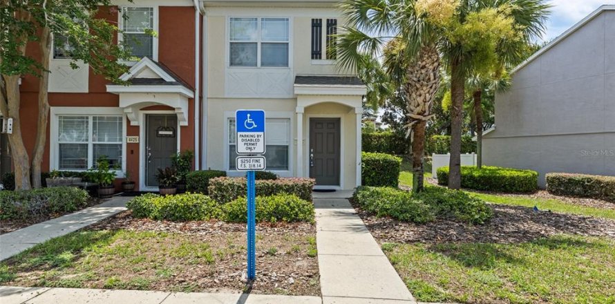 Adosado en Ocala, Florida 2 dormitorios, 107.86 m2 № 1800173
