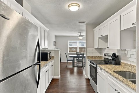 Casa en venta en Pinellas Park, Florida, 3 dormitorios, 98.1 m2 № 2399065 - foto 13