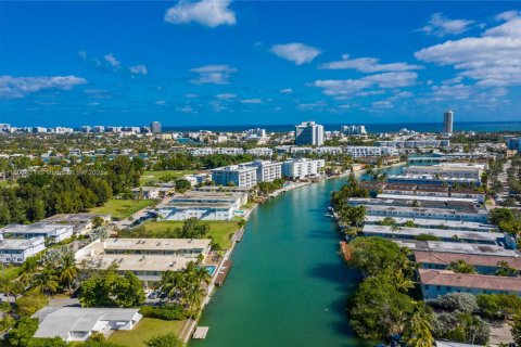 Copropriété à louer à Miami Beach, Floride: 1 chambre, 71.16 m2 № 1752500 - photo 25