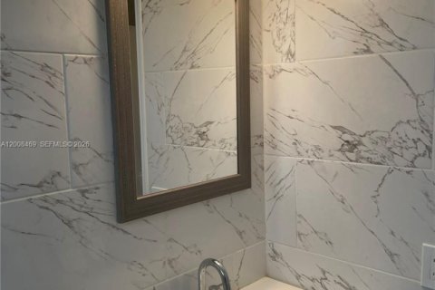 Купить коммерческую недвижимость в Форт-Лодердейл, Флорида 156.91м2, № 2090586 - фото 7