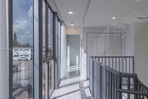 Снять в аренду квартиру в Майами-Бич, Флорида 2 спальни, 86.21м2, № 1989588 - фото 7