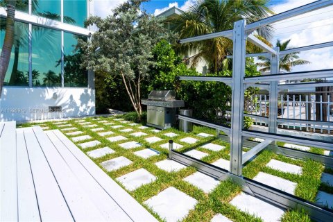 Снять в аренду квартиру в Майами-Бич, Флорида 2 спальни, 86.21м2, № 1989588 - фото 22