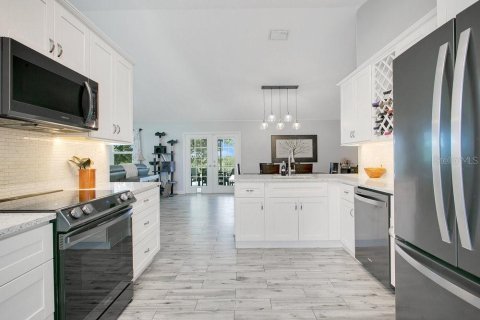 Casa en venta en Minneola, Florida, 4 dormitorios, 159.7 m2 № 1805833 - foto 12