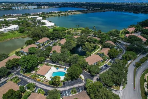 Condominio en Oakland Park, Florida, 2 dormitorios  № 2083903