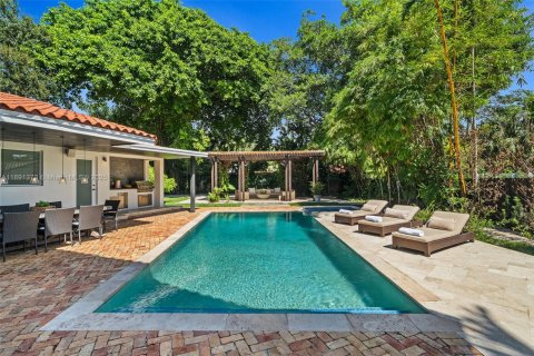 Villa ou maison à louer à Miami, Floride: 4 chambres, 378.58 m2 № 1946604 - photo 3