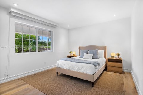 Villa ou maison à louer à Miami, Floride: 4 chambres, 378.58 m2 № 1946604 - photo 18