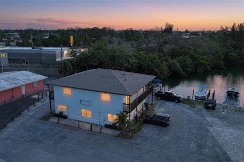 Immobilier commercial à vendre à Englewood, Floride: 252.69 m2 № 2148467 - photo 4