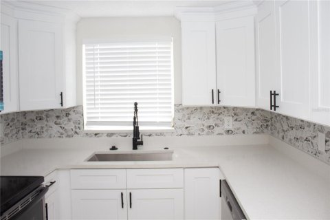 Casa en venta en Port Richey, Florida, 3 dormitorios, 103.68 m2 № 1917649 - foto 14