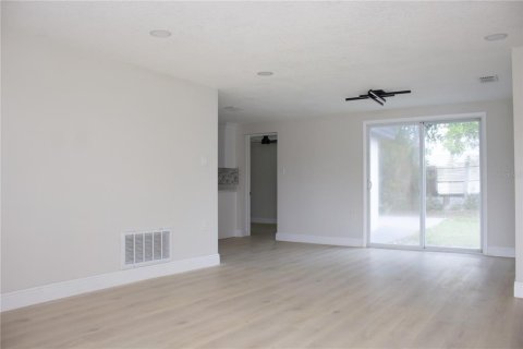 Casa en venta en Port Richey, Florida, 3 dormitorios, 103.68 m2 № 1917649 - foto 10