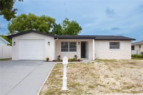 Casa en venta en Port Richey, Florida, 3 dormitorios, 103.68 m2 № 1917649 - foto 1