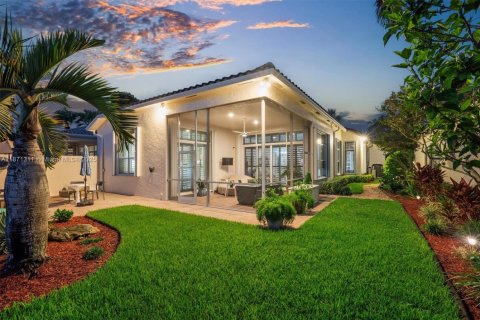 House in Weston, Florida 3 bedrooms, 227.24 sq.m. № 1930769 - photo 30