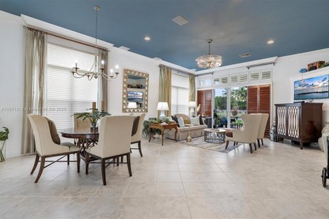 House in Weston, Florida 3 bedrooms, 227.24 sq.m. № 1930769 - photo 8