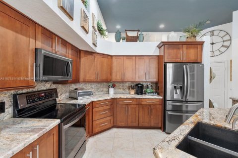 House in Weston, Florida 3 bedrooms, 227.24 sq.m. № 1930769 - photo 14