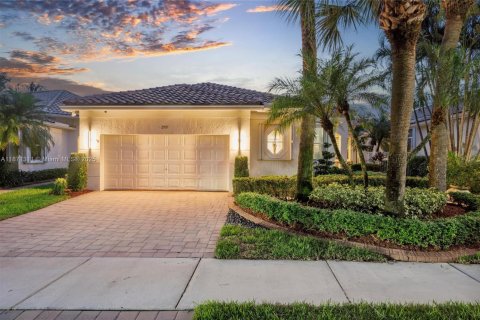 House in Weston, Florida 3 bedrooms, 227.24 sq.m. № 1930769 - photo 1