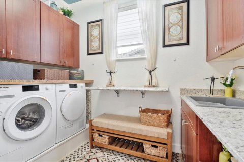 House in Weston, Florida 3 bedrooms, 227.24 sq.m. № 1930769 - photo 24