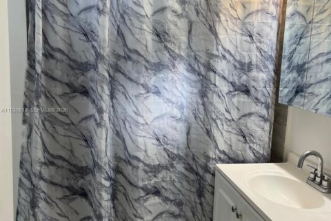 Купить виллу или дом в Холливуд, Флорида 3 спальни, 85.84м2, № 1997078 - фото 25