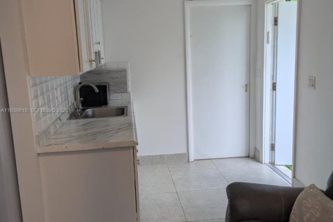 Купить виллу или дом в Холливуд, Флорида 3 спальни, 85.84м2, № 1997078 - фото 10