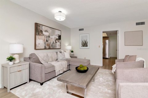 Adosado en venta en Tampa, Florida, 3 dormitorios, 170.29 m2 № 1816983 - foto 10