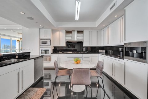 Copropriété à vendre à Aventura, Floride: 3 chambres, 263.84 m2 № 1309474 - photo 8