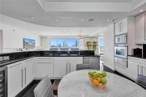 Copropriété à vendre à Aventura, Floride: 3 chambres, 263.84 m2 № 1309474 - photo 30