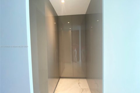 Copropriété à vendre à Sunny Isles Beach, Floride: 2 chambres, 113.62 m2 № 1979250 - photo 9