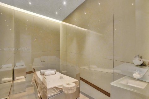 Copropriété à vendre à Sunny Isles Beach, Floride: 2 chambres, 113.62 m2 № 1979250 - photo 22
