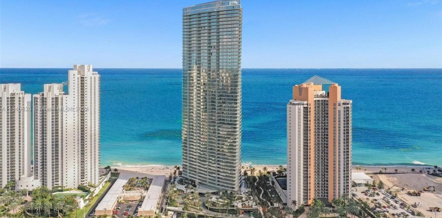 Condo à Sunny Isles Beach, Floride, 2 chambres  № 1979250
