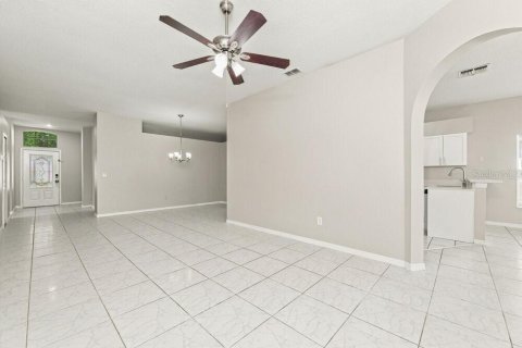 Villa ou maison à louer à Kissimmee, Floride: 3 chambres, 191.84 m2 № 2377590 - photo 4