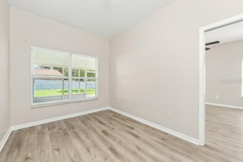 Villa ou maison à louer à Kissimmee, Floride: 3 chambres, 191.84 m2 № 2377590 - photo 9