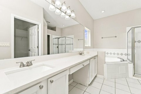 Villa ou maison à louer à Kissimmee, Floride: 3 chambres, 191.84 m2 № 2377590 - photo 12