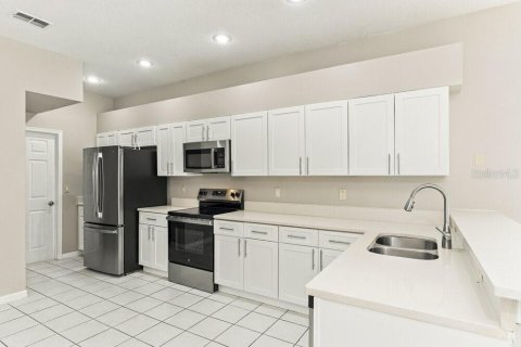 Villa ou maison à louer à Kissimmee, Floride: 3 chambres, 191.84 m2 № 2377590 - photo 5