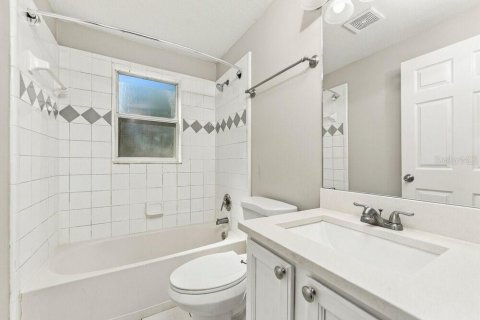 Villa ou maison à louer à Kissimmee, Floride: 3 chambres, 191.84 m2 № 2377590 - photo 15