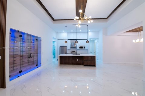 Casa en venta en Cape Coral, Florida, 4 dormitorios, 255.76 m2 № 2022782 - foto 7