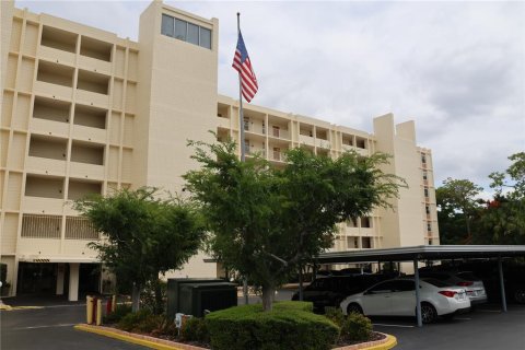 Condo in Winter Haven, Florida, 2 bedrooms  № 1675562 - photo 2