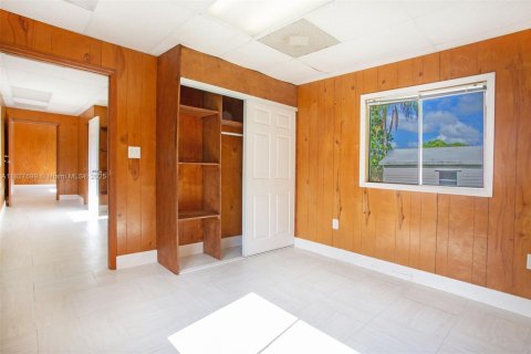 House in Southwest Ranches, Florida 3 bedrooms, 263.29 sq.m. № 1798984 - photo 17