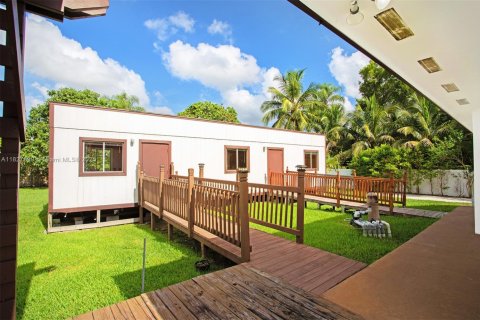 House in Southwest Ranches, Florida 3 bedrooms, 263.29 sq.m. № 1798984 - photo 15