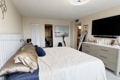 Copropriété à louer à Hallandale Beach, Floride: 2 chambres, 132.85 m2 № 2013784 - photo 21