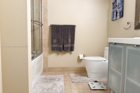 Copropriété à louer à Hallandale Beach, Floride: 2 chambres, 132.85 m2 № 2013784 - photo 27
