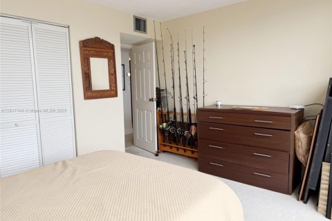 Copropriété à louer à Hallandale Beach, Floride: 2 chambres, 132.85 m2 № 2013784 - photo 14