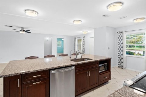 House in Sarasota, Florida 2 bedrooms, 167.32 sq.m. № 1866513 - photo 26