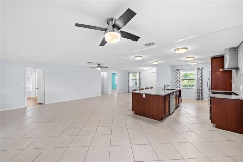 House in Sarasota, Florida 2 bedrooms, 167.32 sq.m. № 1866513 - photo 18