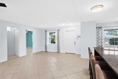 House in Sarasota, Florida 2 bedrooms, 167.32 sq.m. № 1866513 - photo 20