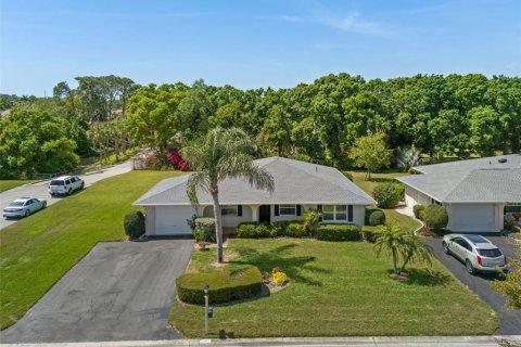 House in Sarasota, Florida 2 bedrooms, 167.32 sq.m. № 1866513 - photo 5