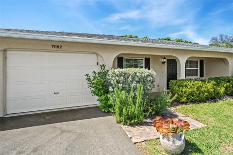 House in Sarasota, Florida 2 bedrooms, 167.32 sq.m. № 1866513 - photo 10