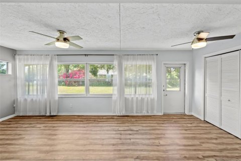House in Sarasota, Florida 2 bedrooms, 167.32 sq.m. № 1866513 - photo 28