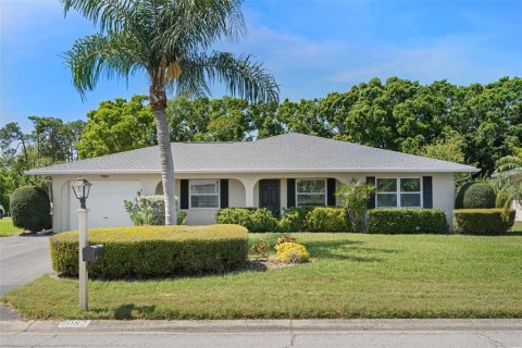 House in Sarasota, Florida 2 bedrooms, 167.32 sq.m. № 1866513 - photo 1