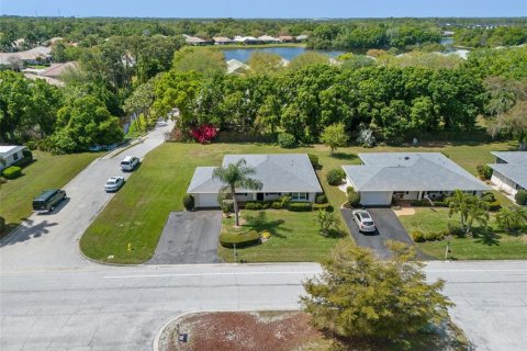 House in Sarasota, Florida 2 bedrooms, 167.32 sq.m. № 1866513 - photo 7