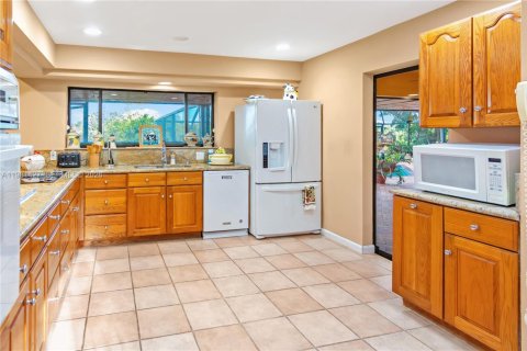 Купить виллу или дом в Майами, Флорида 4 спальни, 275.18м2, № 2043593 - фото 13