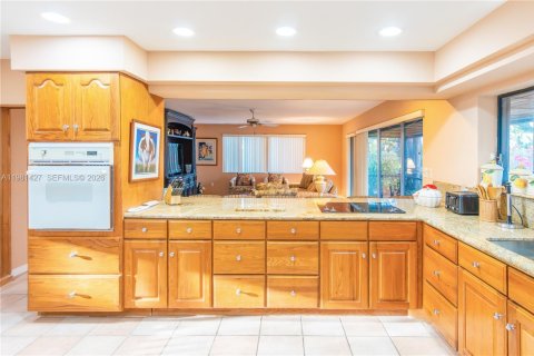 Купить виллу или дом в Майами, Флорида 4 спальни, 275.18м2, № 2043593 - фото 14